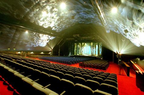 Teatro della Luna: Trở Lại Ý Thường và Những Bí Ẩn Về Cuộc Sống Cá Nhân Của Tiziano Ferro