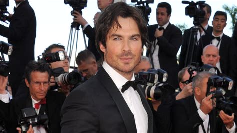 Sự Trở Lại Chói Lọi Của Ian Somerhalder: Từ Vampire Diaries Đến Biểu Tượng Sức Khỏe Môi Trường!