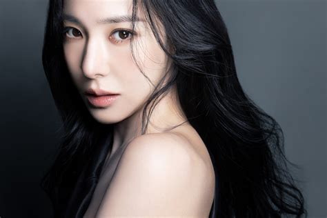  Tháng Bảy Rực Rỡ: Chào mừng Tornado của T-pop -  Tiffany Young đến với Việt Nam!